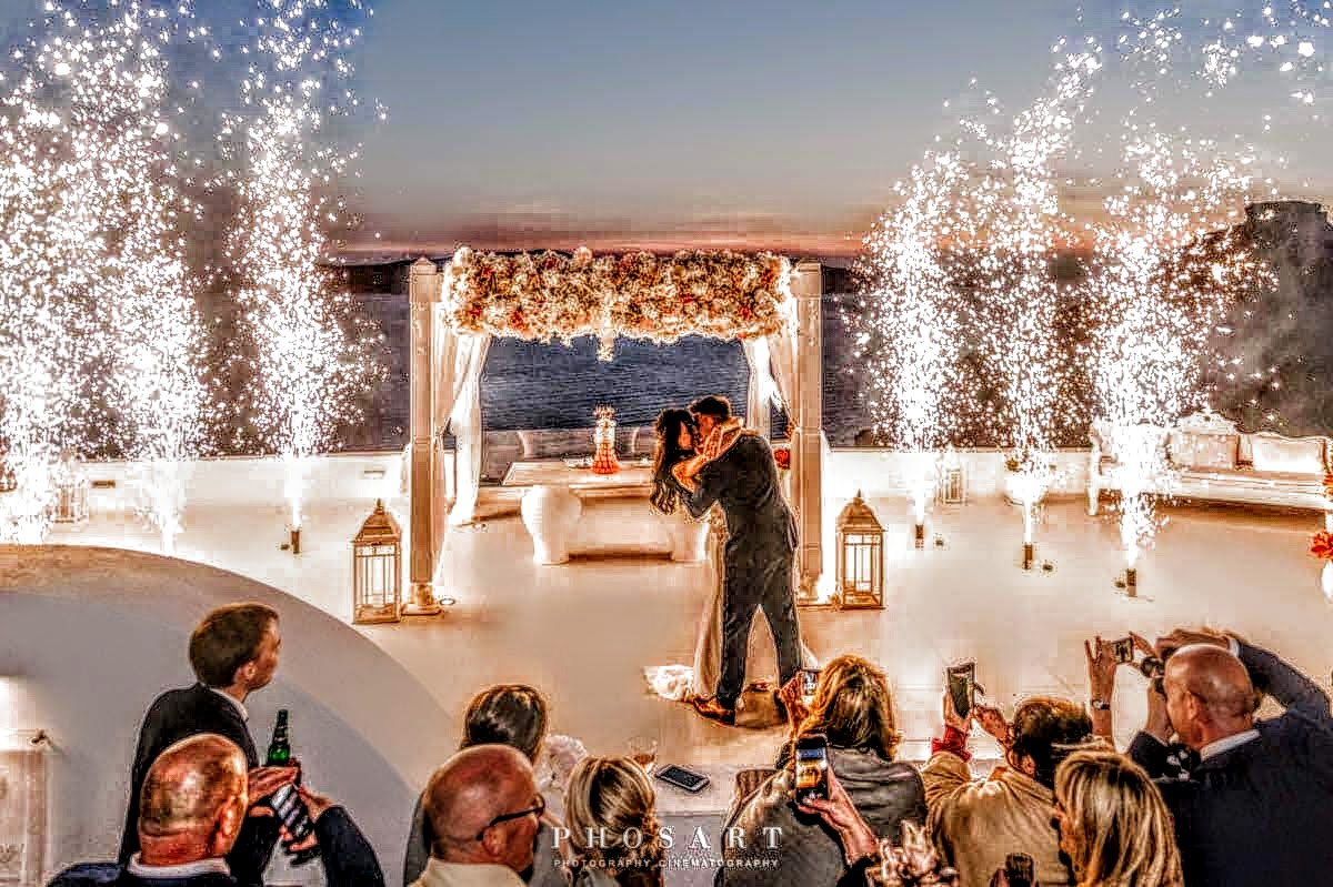 DANA VILLAS FIRST DANCE - AMAZING WEDDING DJ IN SANTORINI MISSIRLIS GEORGE