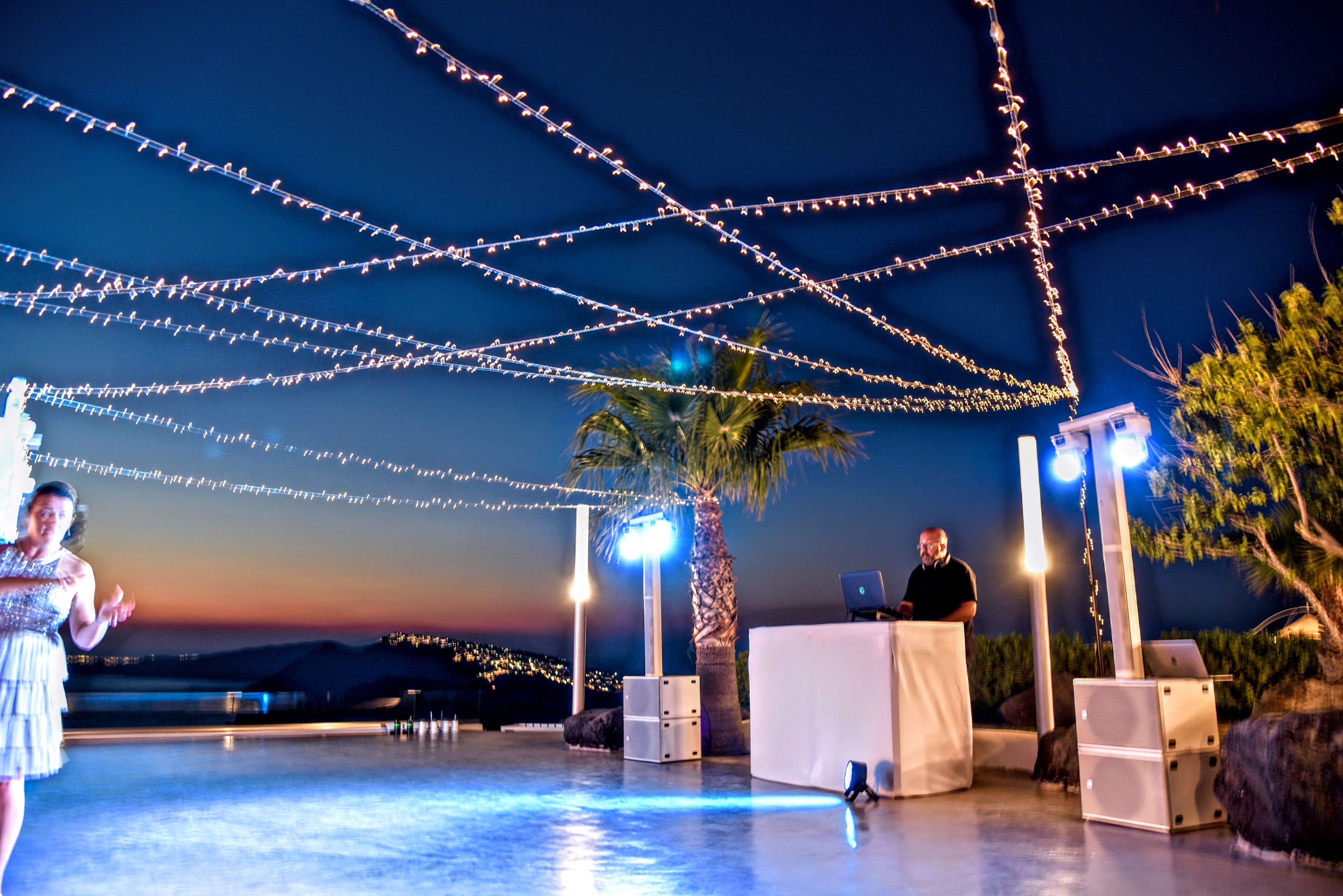 Destination wedding dj in santorini