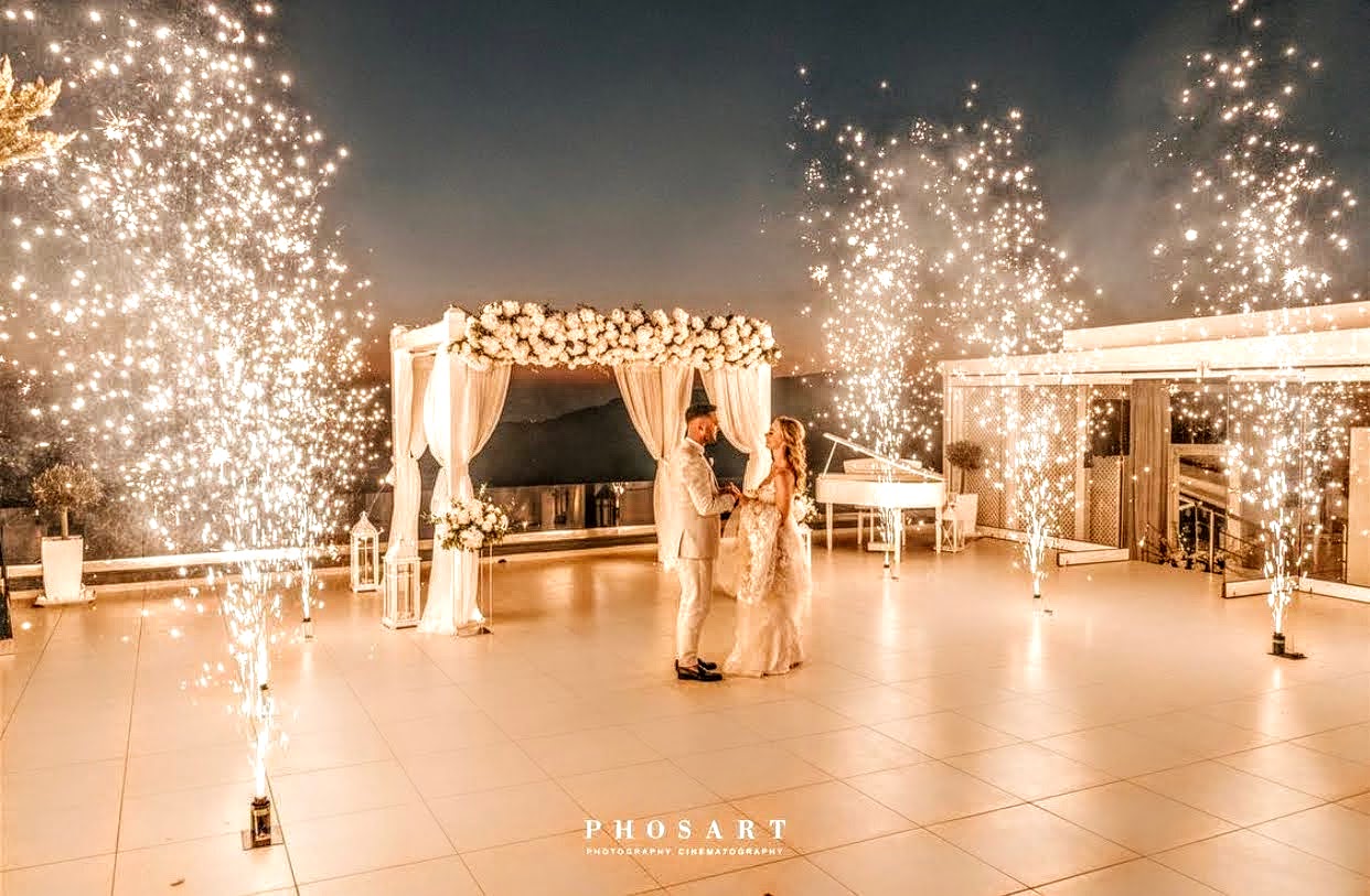 First Dance at Le Ciel Santorini - Fountain Fireworks sparklers in Santorini